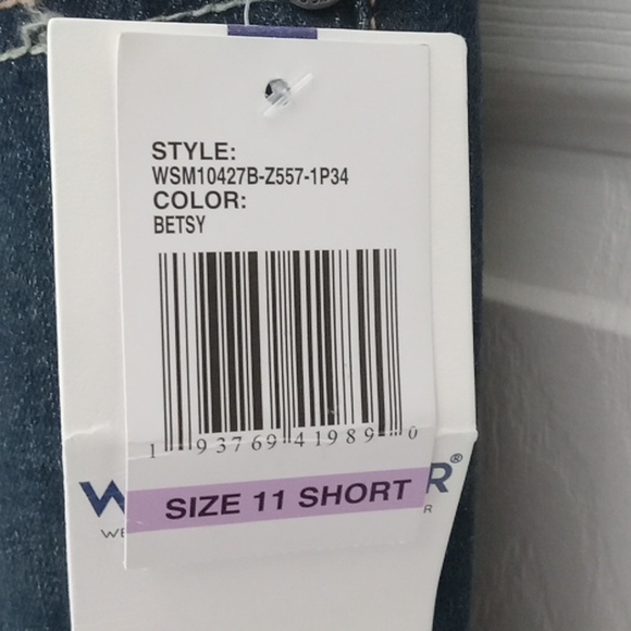 New! WallFlower Blue Jeans Size 11 Short Bootcut Curvy Contour Waistband - Picture 4 of 16